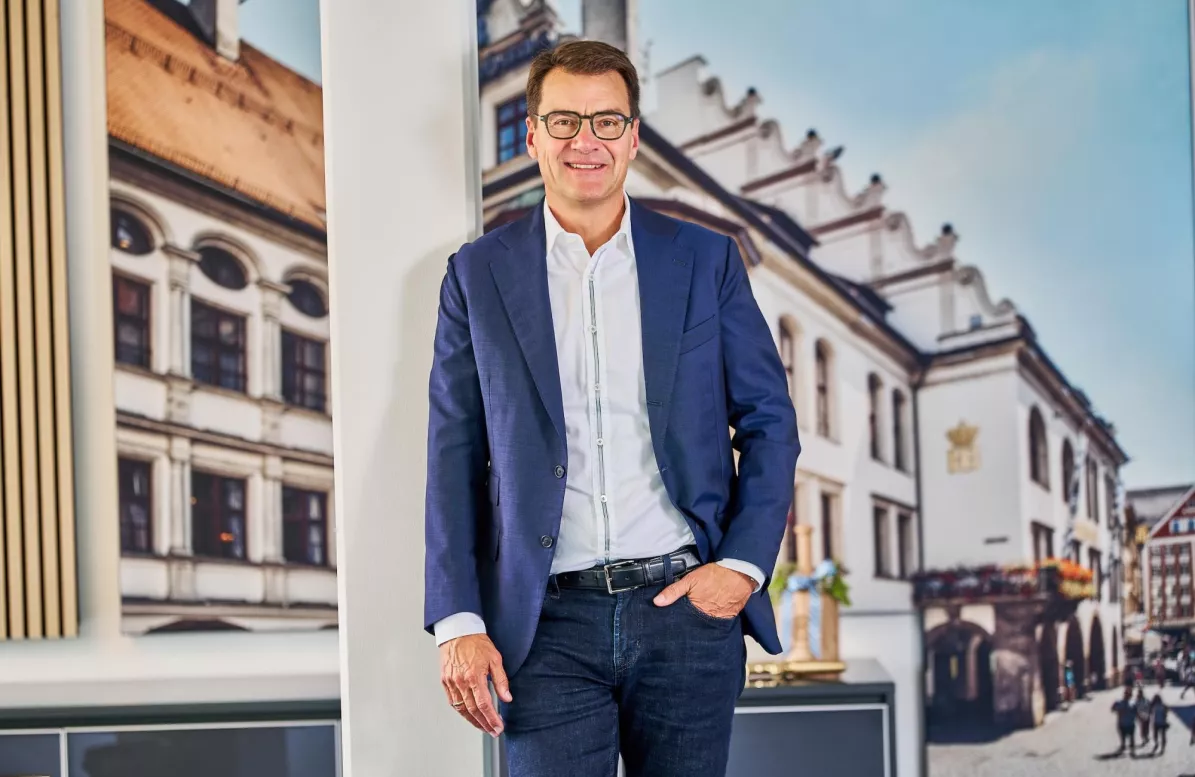 Dr. Lehmann im Büro