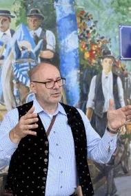 Robert erklärt Bierbetank-Vorgang und Technik dahinter