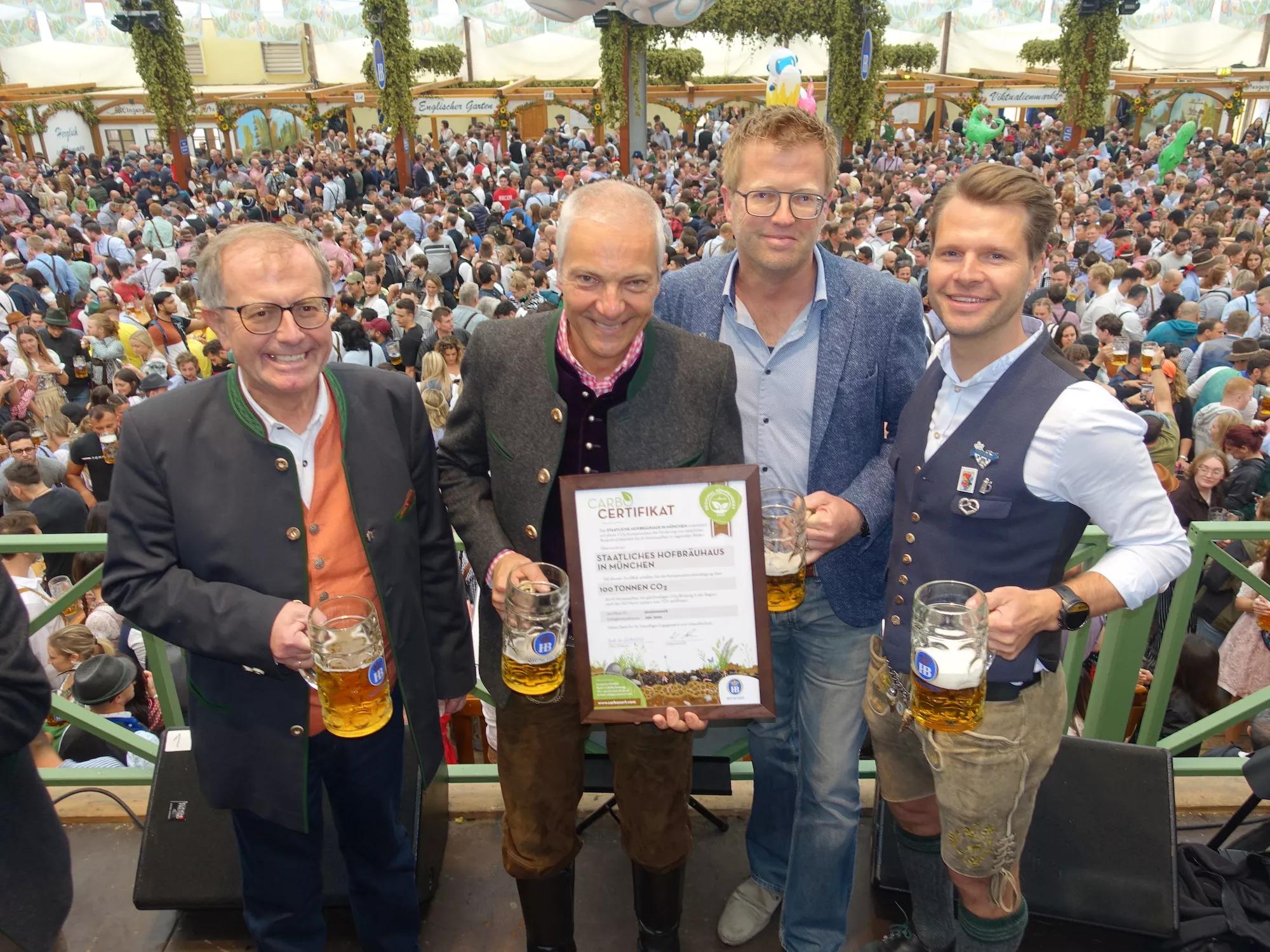 Humusaufbau Zertifikat CO2 Emissionen Klimaneutrales Oktoberfest Anstichtag Festzelt