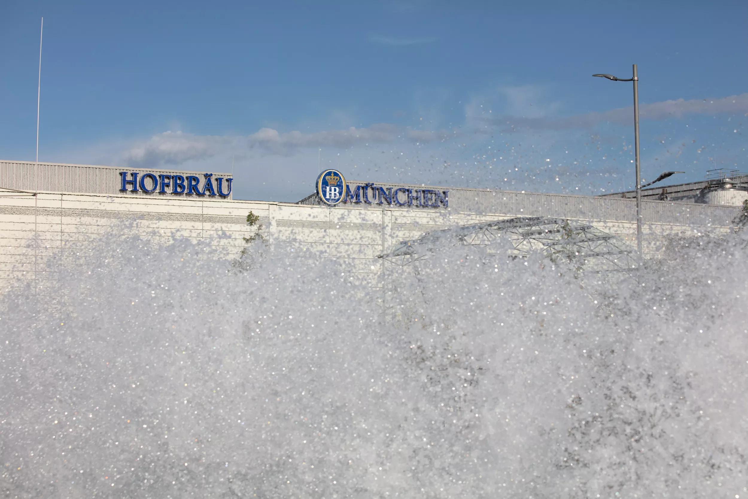 Ökostrom Umwelt Wasser vor Hofbräu München Brauerei